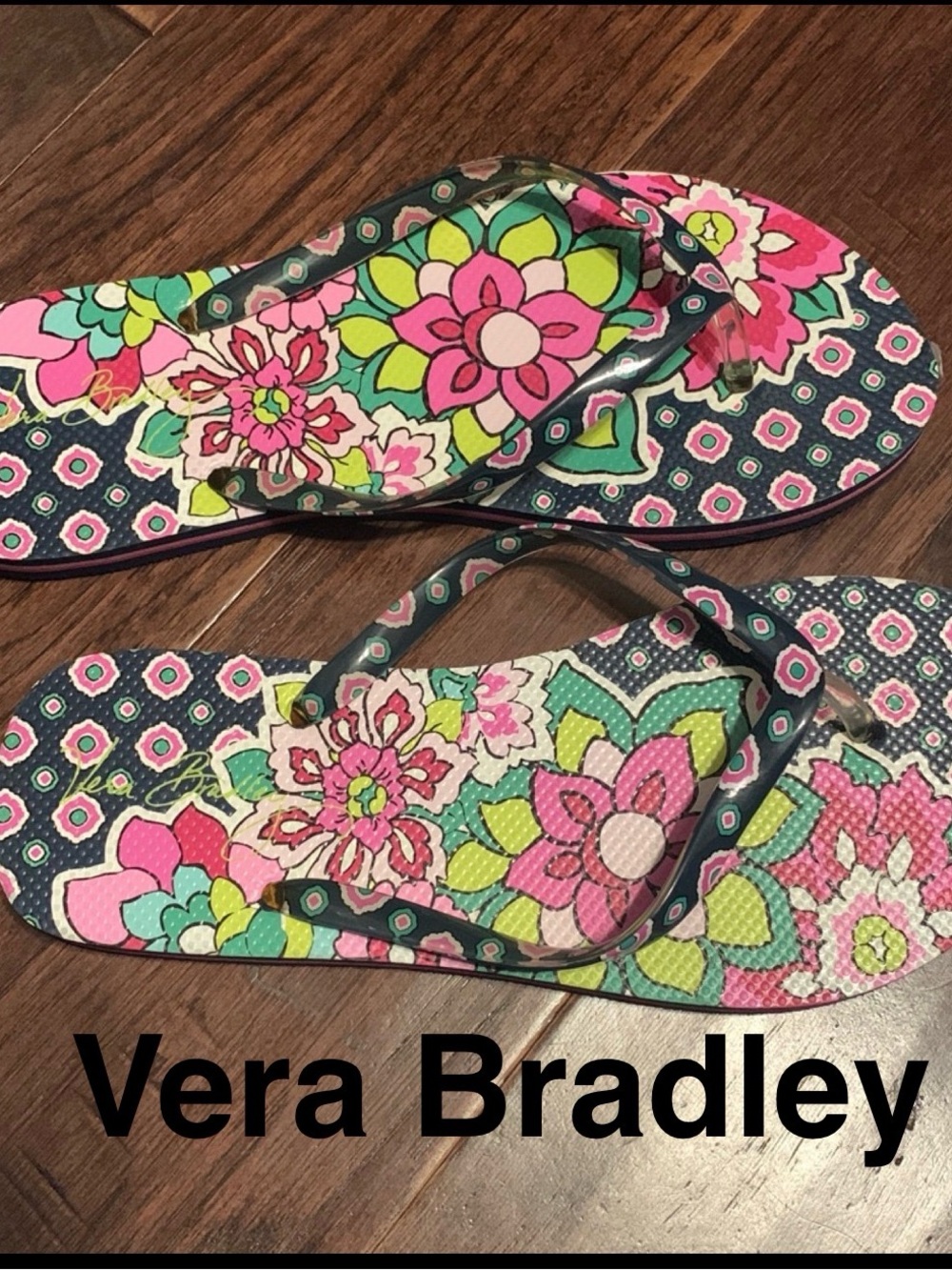 Vera Bradley | NWOT Floral Flip Flops - Women’s Medium